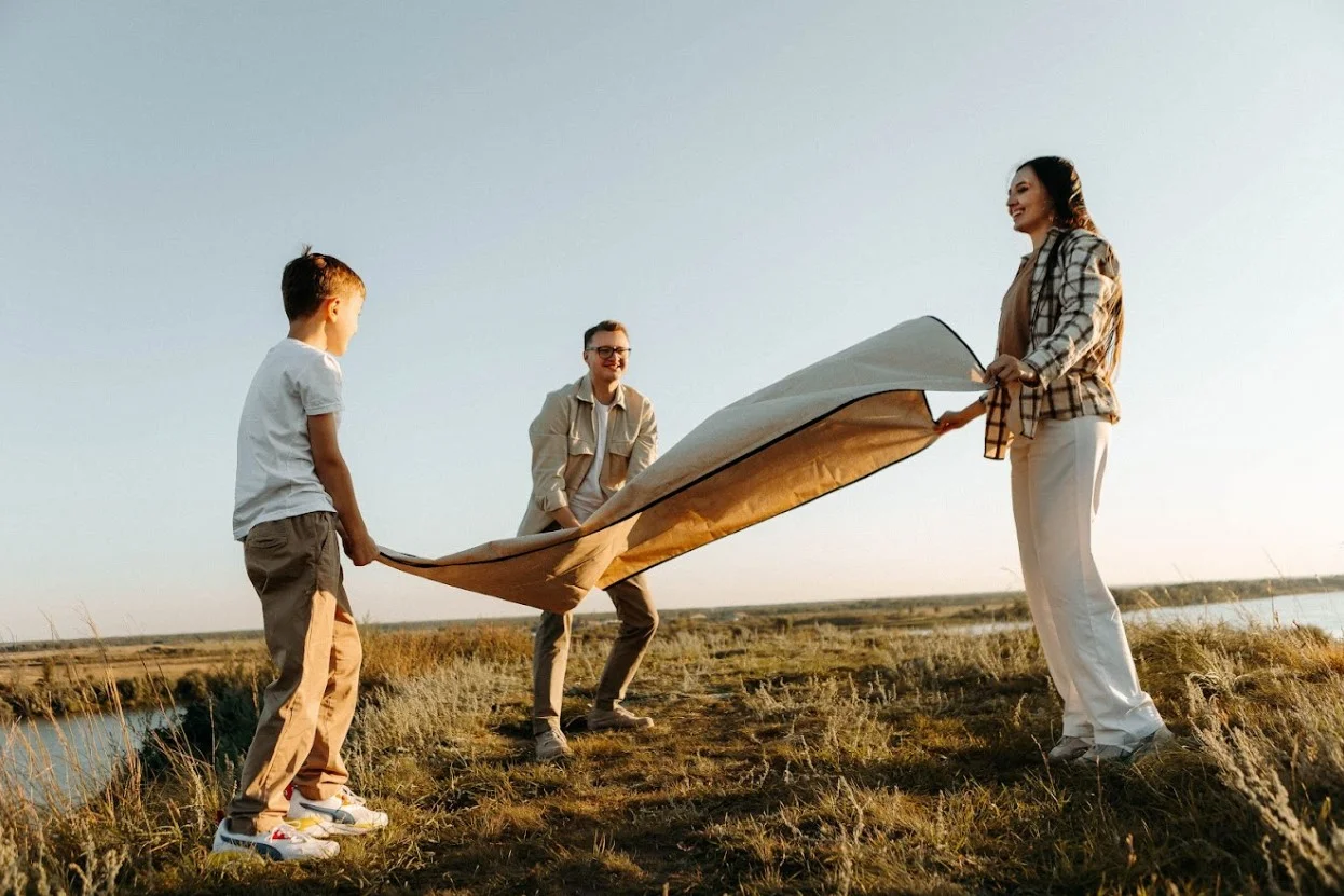 picnic blanket with bag